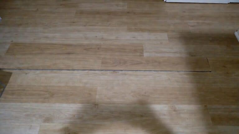 buckling floors are signs of a slab leak